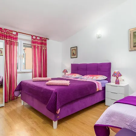 2 Bedroom In Apartament Pula