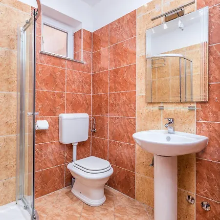 2 Bedroom Stunning In Pula