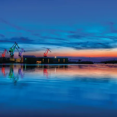 2 Bedroom Stunning In Apartment