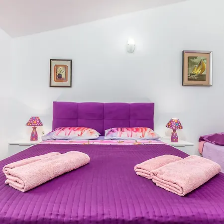 2 Bedroom Stunning In Pula